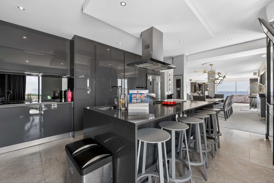 3 Bedroom Property for Sale in Sea Point Western Cape